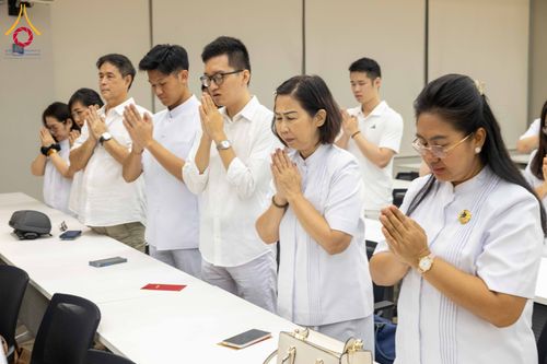 ภาพ No.324871:วันพฤหัสบดีที่ 23 เมษายน พ.ศ.2569  หลวงพ่อทัตตชีโว รองเจ้าอาวาสวัดพระธรรมกาย ถวายการต้อนรับและปฏิสันถารคณะชาวอินโดนีเซีย