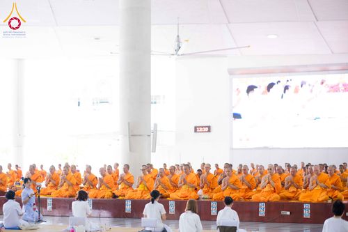 ภาพ No.329929:วันที่ 23 พฤษภาคม พ.ศ. 2569 พิธีถวายภัตตาหารเมนูสวรรค์ เพื่อการบรรลุธรรม ณ หอฉันคุณยายอาจารย์ฯ วัดพระธรรมกาย จังหวัดปทุมธานี