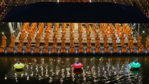 ภาพ No.301348:วันที่ 22 มกราคม พ.ศ. 2569 พิธีลอยประทีปธรรมถวายเป็นพุทธบูชา และบูชาธรรมมหาปูชนียาจารย์  ณ อนุสรณ์สถานลำดับที่ 5 สถานที่เผยแผ่วิชชาธรรมกายครั้งแรก อนุสรณ์สถานบางปลา วัดบางปลา อำเภอบางเลน จังหวัดนครปฐม ในโครงการธรรมยาตรา กตัญญูบูชา มหาปูชนียาจารย์ พระมงคล