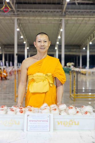 ภาพ No.303432:วันที่ 27 มกราคม พ.ศ. 2569 พิธีถวายภัตตาหารเป็นสังฆทาน แด่พระธรรมยาตรา ณ วัดพระธรรมกาย  จังหวัดปทุมธานี ในโครงการธรรมยาตรา กตัญญูบูชา มหาปูชนียาจารย์ พระมงคลเทพมุนี(สด จนฺทสโร) พระผู้ปราบมาร อนุสรณ์สถาน 7 แห่ง ปีที่ 14