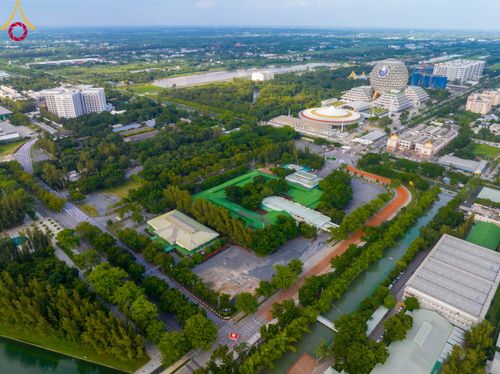 ภาพ No.89102:พิธีอัญเชิญรูปหล่อทองคำ  คุณยายอาจารย์มหารัตนอุบาสิกาจันทร์ ขนนกยูง เพื่อประดิษฐาน ณ มหาวิหารคุณยายอาจารย์ฯ เนื่องในวันครูผู้ค้นพบวิชชาธรรมกาย วันศุกร์ที่ 29 กันยายน พ.ศ. 2566