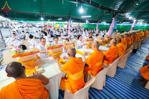 ภาพ No.301052:วันที่ 23 มกราคม พ.ศ. 2569 พิธีถวายภัตตาหารเป็นสังฆทาน แด่พระธรรมยาตรา ณ อนุสรณ์สถานบางปลา วัดบางปลา อำเภอบางเลน จังหวัดนครปฐม ในโครงการธรรมยาตรา กตัญญูบูชา มหาปูชนียาจารย์ พระมงคลเทพมุนี(สด จนฺทสโร) พระผู้ปราบมาร อนุสรณ์สถาน 7 แห่ง ปีที่ 14