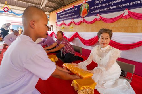 ภาพ No.317659:วันพฤหัสบดีที่ ๒ เมษายน พ.ศ.๒๕๖๙ พิธีบรรพชาสามเณรภาคฤดูร้อน น้อมบูชาธรรมอายุวัฒนมงคล ๘๒ ปี หลวงพ่อธัมมชโย และ ถวายเป็นพระราชกุศลแด่ สมเด็จพระกนิษฐาธิราชเจ้ากรมสมเด็จพระเทพรัตน์ราชสุดาฯ สยามบรมราชกุมารี รุ่นที่ ๑๓ ณ วัดทุ่งเจริญธรรม อำเภออมก๋อย จังหวัดเชี