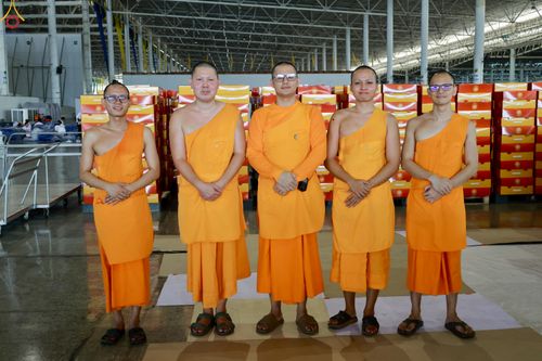 ภาพ No.320590:วันที่ 10 เมษายน พ.ศ.2569 การเตรียมกล่องไทยธรรม เพื่องานถวายมหาสังฆทาน 40,000 กว่าวัดทั่วประเทศ วันคุ้มครองโลก 22 เมษายน พ.ศ.2569 วัดพระธรรมกาย