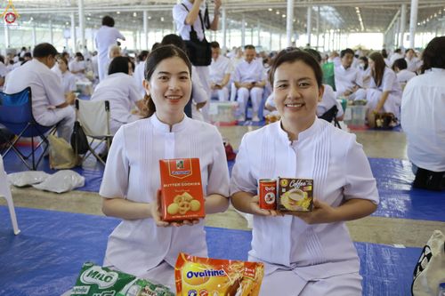 ภาพ No.318152:วันอาทิตย์ต้นเดือนที่ 5 เมษายน พ.ศ.2569 พิธีตักบาตร ณ บ้านแก้วเรือนทองคุณยายอาจารย์ฯ วัดพระธรรมกาย