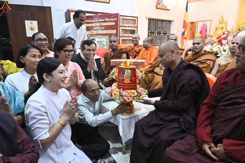 ภาพ No.278923:วันที่ 4 พฤศจิกายน 2568 กฐินสมทบวัดต่างประเทศ โดยคณะศิษยานุศิษย์ บูชาธรรม 81 ปี หลวงพ่อธัมมชโย ณ วัดพุทธบังคลาเทศ พุทธคยา ประเทศอินเดีย