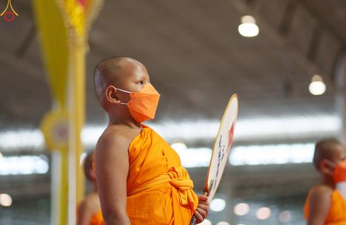 ภาพ No.85271:พิธีมุทิตาสักการะพระภิกษุ ผู้สอบได้เปรียญธรรม ๙ ประโยคระดับโลก, พิธีมอบโล่เกียรติยศและทุนการศึกษา สำนักเรียนบาลีดีเด่นทั่วประเทศ ในวันสมาธิโลก อาทิตย์ที่ 6 สิงหาคม พ.ศ. 2566 ณ สภาธรรมกายสากล วัดพระธรรมกาย