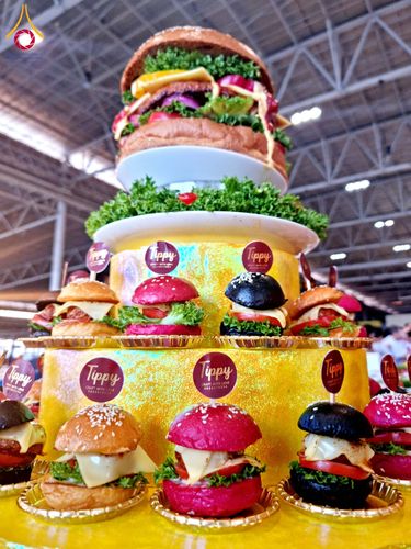 ภาพ No.204443:พิธีถวายภัตตาหารเป็นสังฆทาน แด่พระธรรมยาตรา ณ วัดพระธรรมกาย ตำบลคลองสาม อำเภอคลองหลวง จังหวัดปทุมธานี ในโครงการธรรมยาตรา กตัญญูบูชา มหาปูชนียาจารย์ พระมงคลเทพมุนี(สด จนฺทสโร) พระผู้ปราบมาร อนุสรณ์สถาน 7 แห่ง ปีที่ 13 วันที่ 31 มกราคม พ.ศ. 2568