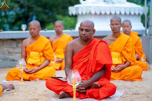 ภาพ No.141204:PhotoStory มหาศรัทธา ธรรมยาตราศรีลังกา EP.6 พิธีจุดวิสาขประทีป 6 วัด ถวายเป็น พุทธบูชา  โครงการสยาม-ลังกา ธรรมยาตรา  ฉลองเทศกาลวิสาขบูชาแห่งชาติ ศรีลังกา  บูชาธรรม 80 ปี หลวงพ่อธัมมชโย วันที่ 16 พฤษภาคม พ.ศ. 2567