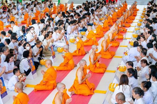 ภาพ No.141490:พิธีบรรพชาอุปสมบท โครงการอุปสมบทหมู่รุ่นผู้บริหาร รุ่นที่ 14 โครงการอุปสมบทหมู่ธรรมทายาท ระดับอุดมศึกษา รุ่นที่ 51 ภาคฤดูฝน ณ โบสถ์พระไตรปิฎก วัดพระธรรมกาย ในวันเสาร์ที่ 15 มิถุนายน พ.ศ. 2567