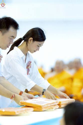 ภาพ No.244084:วันอาทิตย์ที่ 7 กันยายน พ.ศ. 2568 พิธีทอดผ้าป่าสมทบกฐินวัดพระธรรมกาย และสมทบกฐิน 30,000 วัดทั่วไทย ครั้งที่ 2 ณ ห้องแก้วสารพัดนึก 1 วัดพระธรรมกาย