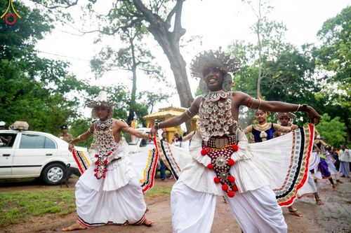 ภาพ No.140016:PhotoStory มหาศรัทธา ธรรมยาตราศรีลังกา EP.2 พิธีเปิดโครงการสยาม-ลังกา ธรรมยาตรา ฉลองเทศกาลวิสาขบูชาแห่งชาติ ศรีลังกา บูชาธรรม 80 ปีหลวงพ่อธัมมชโย เมื่อวันที่ 17 พฤษภาคม พ.ศ. 2567