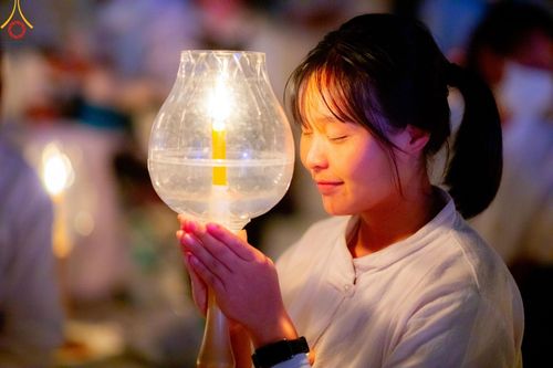 ภาพ No.192793:พิธีจุดประทีปถวายเป็นพุทธบูชา และบูชาธรรมมหาปูชนียาจารย์ ณ อนุสรณ์สถานคลองบางนางแท่น อ.สามพราน จ.นครปฐม ในโครงการธรรมยาตรา กตัญญูบูชา มหาปูชนียาจารย์ พระมงคลเทพมุนี(สด จนฺทสโร) พระผู้ปราบมาร อนุสรณ์สถาน 7 แห่ง ปีที่ 13 วันที่ 10 มกราคม พ.ศ. 2568