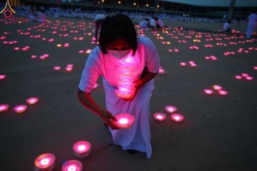 ภาพ No.138185:V.42 ก่อน กลาง เก็บ บุญวันวิสาขบูชา การเตรียมงาน การปฏิบัติงาน และการเก็บงาน ของเจ้าหน้าที่หน่วยงานต่างๆ วันวิสาขบูชา พุธที่ 22 พฤษภาคม พ.ศ. 2567