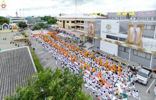 ภาพ No.242043:วันอาทิตย์ที่ 31 สิงหาคม พ.ศ. 2568 พิธีทำบุญแด่คณะสงฆ์ 122 รูป ฉลอง 121 ปี อำเภอคลองหลวง จ.ปทุมธานี เพื่อนำส่งช่วยเหลือคณะสงฆ์ 323 วัด 4 จังหวัดชายแดนภาคใต้ และช่วยเหลือประชาชนจากเหตุปะทะ แนวชายแดนไทย-กัมพูชา ณ บริเวณหน้าที่ว่าการอำเภอคลองหลวง 