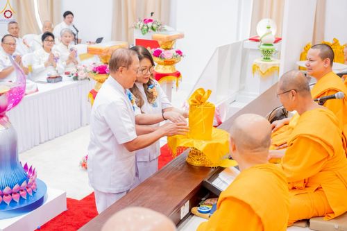 ภาพ No.234757:วันอาทิตย์ที่ 20 กรกฎาคม  พ.ศ.2568 พิธีทอดผ้าป่าภาคพื้นอเมริกา พิธีเจริญพระพุทธมนต์ ฉลองอาคารแก้วธรรมชัยรัตนอนันต์ วัดพระธรรมกายเทนเนสซี ประเทศสหรัฐอเมริกา