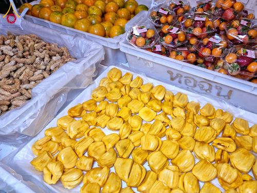 ภาพ No.203829:พิธีถวายภัตตาหารเป็นสังฆทาน แด่พระธรรมยาตรา ณ วัดพระธรรมกาย ตำบลคลองสาม อำเภอคลองหลวง จังหวัดปทุมธานี ในโครงการธรรมยาตรา กตัญญูบูชา มหาปูชนียาจารย์ พระมงคลเทพมุนี(สด จนฺทสโร) พระผู้ปราบมาร อนุสรณ์สถาน 7 แห่ง ปีที่ 13 วันที่ 30 มกราคม พ.ศ. 2568