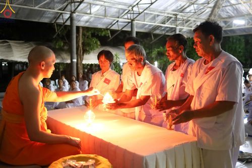 ภาพ No.158430:โครงการอบรมอุบาสก อุบาสิกาแก้ว  ตัวแทนทอดกฐิน 30,000 วัด ทั่วไทย บูชาธรรม 80 ปี หลวงพ่อธัมมชโย ระหว่างวันที่ 20-22 กันยายน พ.ศ. 2567 ณ จังหวัดบุรีรัมย์ รุ่นที่ 3