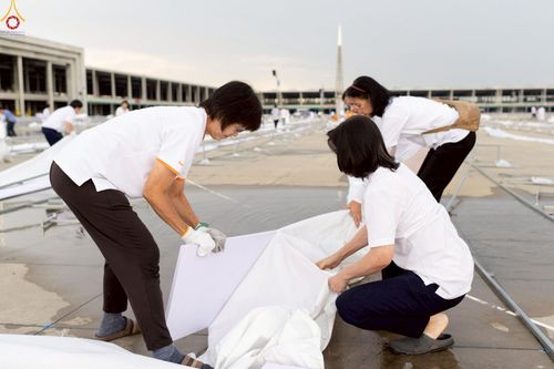 ภาพ No.225213:วันที่ 20 - 27 เมษายน พ.ศ. 2568 "ภาพแห่งความปลื้มที่ไม่มีวันจบ" คณะสงฆ์สามเณร เจ้าหน้าที่ และสาธุชน ร่วมแรงร่วมใจกันเตรียมงานและเก็บงาน เพื่อวันคุ้มครองโลก พิธีถวายมหาสังฆทานคณะสงฆ์ 40,000 กว่าวัดทั่วประเทศ