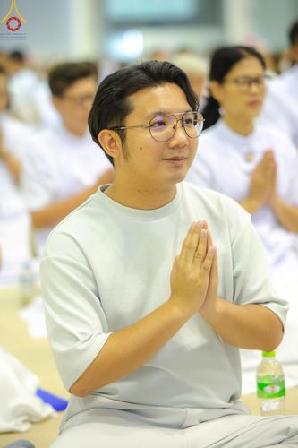 ภาพ No.137324:พิธีตักบาตร และปฏิบัติธรรม ในวันวิสาขบูชา วันพุธที่ 22 พฤษภาคม พ.ศ. 2567 ( วันพระขึ้น15 ค่ำ เดือน 6 ) ณ วัดพระธรรมกาย จ.ปทุมธานี