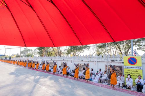 ภาพ No.292889:วันที่ 11 มกราคม พ.ศ. 2569 พิธีต้อนรับพระธรรมยาตรา ณ อนุสรณ์สถานลำดับที่ 3 สถานที่เกิดในเพศสมณะ วัดสองพี่น้อง อำเภอสองพี่น้อง จังหวัดสุพรรณบุรี ในโครงการธรรมยาตรา กตัญญูบูชา มหาปูชนียาจารย์ พระมงคลเทพมุนี(สด จนฺทสโร) พระผู้ปราบมาร อนุสรณ์สถาน 7 แห่ง ปีที