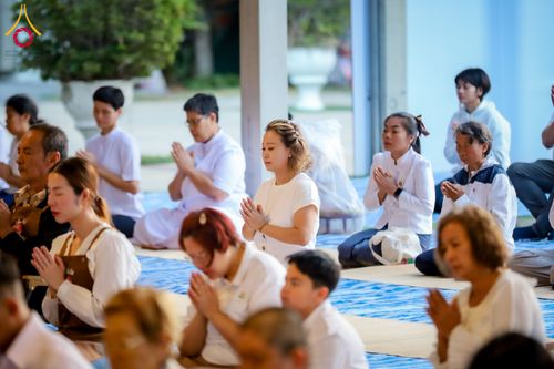 ภาพ No.288073:วันที่ 4 มกราคม พ.ศ. 2569 พิธีถวายภัตตาหารเป็นสังฆทาน แด่พระธรรมยาตรา ในโครงการธรรมยาตรา กตัญญูบูชา มหาปูชนียาจารย์ พระมงคลเทพมุนี(สด จนฺทสโร) พระผู้ปราบมาร อนุสรณ์สถาน 7 แห่ง ปีที่ 14 ณ อนุสรณ์สถานมหาวิหารพระมงคลเทพมุนี (โลตัสแลนด์) อ.สองพี่น้อง จ.สุพรร