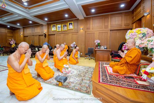 ภาพ No.342148:วันศุกร์ที่ 31 กรกฎาคม พ.ศ.2569 พระภิกษุวัดพระธรรมกาย ทำวัตรพระผู้ใหญ่เนื่องในวันเข้าพรรษา