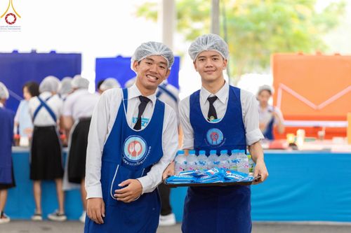 ภาพ No.58918:V.40 ภัตตาหารพระหมื่นวัด เราจัดให้ การปฏิบัติงานของเจ้าหน้าที่และอาสาสมัคร เพื่อรับบุญในการถวายภัตตาหาร แด่คณะสงฆ์ 10,000 กว่าวัดทั่วประเทศ ที่มาร่วมงานวันคุ้มครองโลก จันทร์ที่ 22 เมษายน พ.ศ. 2567 ณ วัดพระธรรมกาย