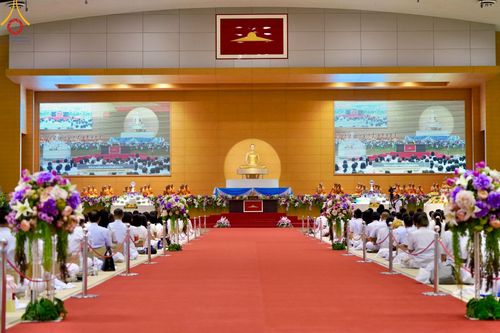 ภาพ No.222867:วันอาทิตย์ต้นเดือนที่ 4 พฤษภาคม พ.ศ. 2568 พิธีบูชาข้าวพระ ณ สภาธรรมกายสากล วัดพระธรรมกาย