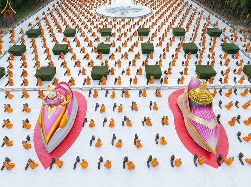 ภาพ No.187024:พระธรรมยาตราปฏิบัติธรรม และถ่ายภาพหมู่ประวัติศาสตร์ ปีที่ 13 ณ ลานทิศตะวันออก มหาวิหารพระมงคลเทพมุนี วัดพระธรรมกาย จ.ปทุมธานี วันเสาร์ที่ 28 ธันวาคม พ.ศ. 2567