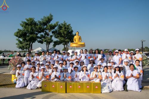 ภาพ No.185673:V.47 เบื้องหลังของเบื้องหน้า งานตักบาตรพระ 10,000 รูป ณ จ.กาญจนบุรี วันที่ 20-21 ธันวาคม พ.ศ. 2567