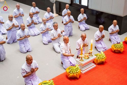 ภาพ No.244634:วันเสาร์ที่ 6 กันยายน พ.ศ. 2568 พิธีเวียนประทักษิณ และวันทาสีมาของนาคธรรมทายาท โครงการอุปสมบทหมู่บูชาธรรมครบรอบ 108 ปี วันครูผู้ค้นพบวิชชาธรรมกาย ณ โบสถ์พระไตรปิฎก วัดพระธรรมกาย