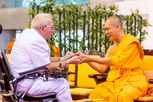 ภาพ No.236160:วันที่ 3 สิงหาคม พ.ศ. 2568 พิธีบูชาข้าวพระ ณ สภาธรรมกายสากล วัดพระธรรมกาย