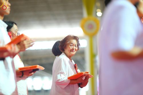 ภาพ No.160222:พิธีทอดผ้าป่าสมทบกฐินวัดพระธรรมกาย และสมทบกฐิน 30,000 วัดทั่วไทย ครั้งที่ 3 ณ สภาธรรมกายสากล วัดพระธรรมกาย วันพฤหัสบดีที่ 10 ตุลาคม พ.ศ. 2567