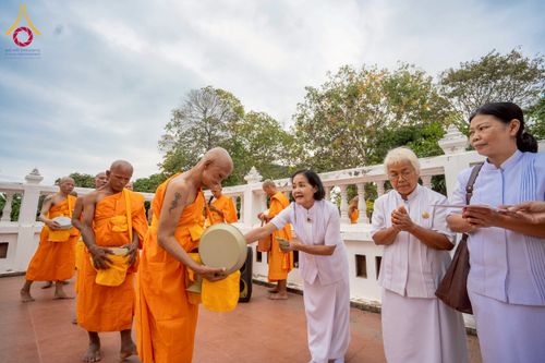 ภาพ No.278342:วันศุกร์ที่ 5 ธันวาคม พ.ศ. 2568 (วันพ่อแห่งชาติ) พิธีบรรพชาอุปสมบทหมู่ธรรมทายาท จำนวน 16 รูป โครงการบรรพชาอุปสมบทหมู่ รุ่นบูชาธรรมมหาปูชนียาจารย์ ประจำปี 2568  ณ ศูนย์ปฏิบัติธรรมและอบรมเยาวชนพระนครศรีอยุธยา จ.พระนครศรีอยุธยา