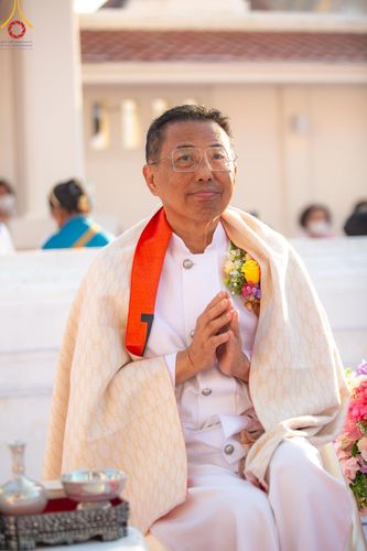 ภาพ No.197738:พิธีตักบาตรพระธรรมยาตรา ณ อนุสรณ์สถานลำดับที่ 4 สถานที่เกิดด้วยกายธรรม วัดโบสถ์(บน) ต.บางคูเวียง จ.นนทบุรี ในโครงการธรรมยาตรา กตัญญูบูชา มหาปูชนียาจารย์ พระมงคลเทพมุนี(สด จนฺทสโร) พระผู้ปราบมาร อนุสรณ์สถาน 7 แห่ง ปีที่ 13 วันที่ 19 มกราคม พ.ศ. 2568