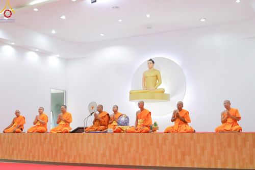 ภาพ No.216286:วันเสาร์ที่ 5 เมษายน พ.ศ. 2568 พิธีตัดปอยผม พิธีขอขมาผู้ปกครอง พิธีขอขมามอบผ้าไตร พิธีบรรพชา พิธีถวายบาตรสามเณร ณ ศูนย์ปฏิบัติธรรมและศูนย์อบรมเยาวชนเพชรบุรี ต.ท่าแลง อ.ท่ายาง จ.เพชรบุรี