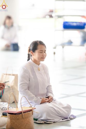 ภาพ No.205781:พิธีสวดพระพุทธมนต์ และถวายภัตตาหารเมนูสวรรค์แด่พระภิกษุ สามเณร วันจันทร์ที่ 3 กุมภาพันธ์ พ.ศ. 2568 ณ หอฉันคุณยายอาจารย์ฯ วัดพระธรรมกาย