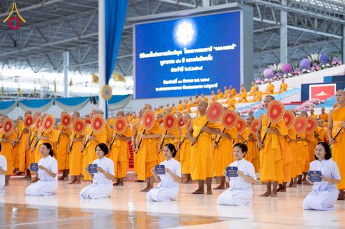 ภาพ No.237539:วันอาทิตย์ที่ 10 สิงหาคม พ.ศ.2568 พิธีมอบใบประกาศเกียรติคุณ โครงการสอบบาลี "ฉลองแชมป์" บูชาธรรม 80 ปี หลวงพ่อธัมมชโย ประจำปี 2568 และ พิธีมอบดวงแก้วสามเณรทรงบาลีไวยากรณ์ ณ สภาธรรมกายสากล วัดพระธรรมกาย ปทุมธานี