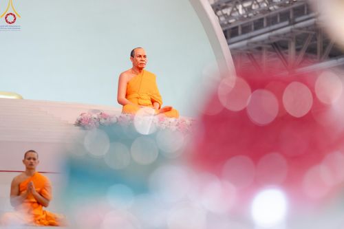 ภาพ No.205954:พิธีตักบาตร และ พิธีบูชาข้าวพระ ในวันอาทิตย์ต้นเดือน 2 กุมภาพันธ์ พ.ศ. 2568 ณ สภาธรรมกายสากล วัดพระธรรมกาย