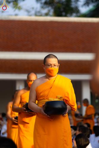 ภาพ No.116139:พิธีตักบาตรพระธรรมยาตรา ณ อนุสรณ์สถานลำดับที่ 4 สถานที่เกิดด้วยกายธรรม วัดโบสถ์(บน) จ.นนทบุรี วันที่ 21 มกราคม พ.ศ. 2567