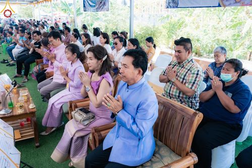 ภาพ No.133542:พิธีขอขมารับผ้าไตร, พิธีบรรพชาสามเณร, สามเณรออกบิณฑบาต ในโครงการบรรพชาสามเณร ฟื้นฟูพระพุทธศาสนาทั่วไทย  ณ ศูนย์ปฏิบัติธรรม และอบรมเยาวชนเมืองยะลา วันที่ 3 เมษายน พ.ศ. 2567