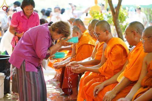 ภาพ No.61169:สามเณรออกบิณฑบาต และกิจกรรมอบรมสามเณร ในโครงการบรรพชาสามเณรฟื้นฟู พระพุทธศาสนาทั่วไทย ณ ศูนย์อบรมที่พักสงฆ์บ้านร่มเย็น จ.นราธิวาส วันที่ 2-15 เมษายน พ.ศ. 2567