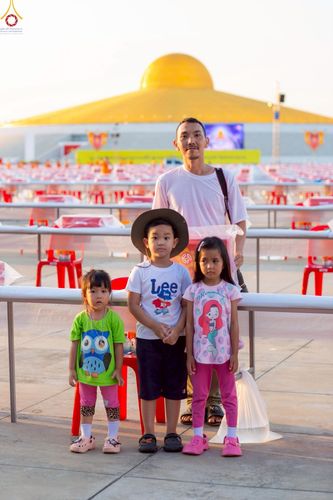 ภาพ No.225155:วันที่ 20 - 27 เมษายน พ.ศ. 2568 "ภาพแห่งความปลื้มที่ไม่มีวันจบ" คณะสงฆ์สามเณร เจ้าหน้าที่ และสาธุชน ร่วมแรงร่วมใจกันเตรียมงานและเก็บงาน เพื่อวันคุ้มครองโลก พิธีถวายมหาสังฆทานคณะสงฆ์ 40,000 กว่าวัดทั่วประเทศ