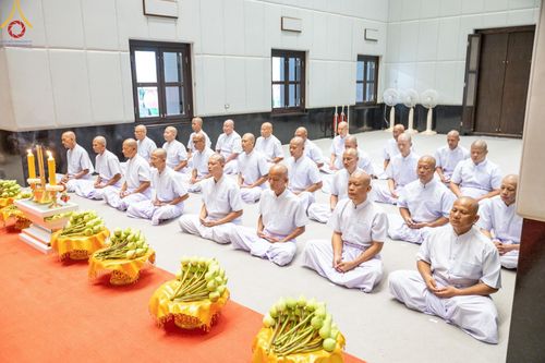 ภาพ No.156763:พิธีบรรพชาอุปสมบท ธรรมทายาท โครงการอุปสมบทหมู่บูชาธรรมครบรอบ 107 ปี วันครูผู้ค้นพบวิชชาธรรมกาย ณ โบสถ์พระไตรปิฏก วัดพระธรรมกาย วันเสาร์ที่ 14 กันยายน พ.ศ. 2567
