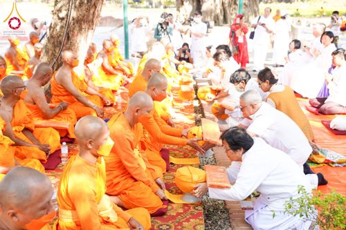 ภาพ No.130565:พิธีบรรพชาธรรมทายาท ในโครงการบรรพชา 1,250 รูป ณ แดนประสูติ สวนลุมพินี ประเทศเนปาล วันที่ 9 มีนาคม พ.ศ. 2567