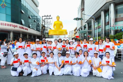 ภาพ No.85997:ตักบาตรพระนานาชาติ 10,000 รูป ใจกลางนครหาดใหญ่ จ.สงขลา วันอาทิตย์ที่ 20 สิงหาคม พ.ศ. 2566