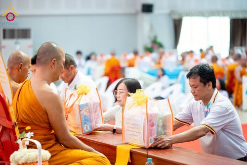 ภาพ No.238921:วันเสาร์ที่ 16 สิงหาคม พ.ศ. 2568 งานบุญประจำปี ครั้งที่ 20 พิธีทักษิณานุปทานแด่บรรพชน ตระกูลผ่องสวัสดิ์และหมู่ญาติที่ล่วงลับไปแล้ว ณ พระมหาเจดีย์ทัตตชีโว ศูนย์อบรมเยาวชนกาญจนบุรี