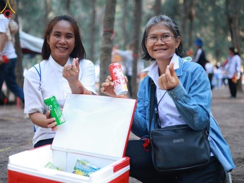 ภาพ No.198821:V.50 สารพัดV สารพัดดี ที่ธรรมยาตรา ในโครงการธรรมยาตรา กตัญญูบูชา มหาปูชนียาจารย์ พระมงคลเทพมุนี(สด จนฺทสโร) พระผู้ปราบมาร อนุสรณ์สถาน 7 แห่ง ปีที่ 13 ระหว่างวันที่ 2-31 มกราคม พ.ศ. 2568