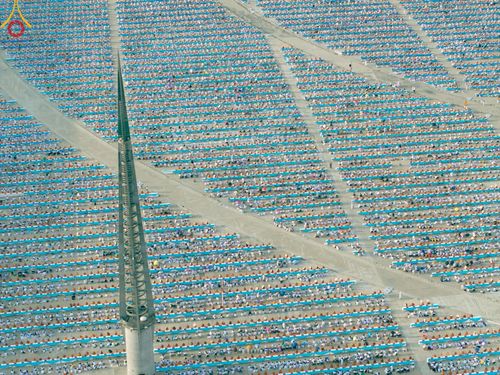 ภาพ No.221659:วันอังคารที่ 22 เมษายน พ.ศ. 2568 ภาพพิธีถวายมหาสังฆทานคณะสงฆ์ 40,000 กว่าวัดทั่วประเทศ เนื่องในวันคุ้มครองโลก ชุดที่ 2 (ปลื้มให้สมการรอคอย) ณ ลานธรรมพระมหาธรรมกายเจดีย์ วัดพระธรรมกาย